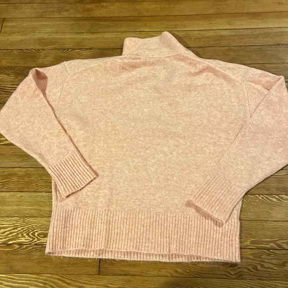J Crew Collared V-neck sweater in Supersoft yarn - Picture 3 of 5